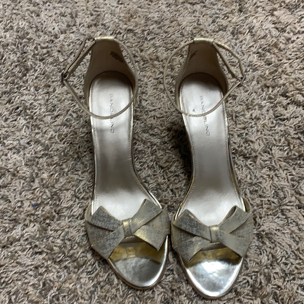 Bandolino bow tie heels SZ 11